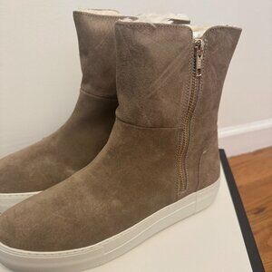 J Slides Brand New Tan Suede Boots